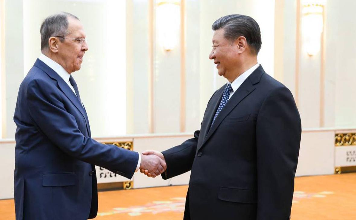 Си Цзиньпин на встрече с Лавровым передал привет Путину