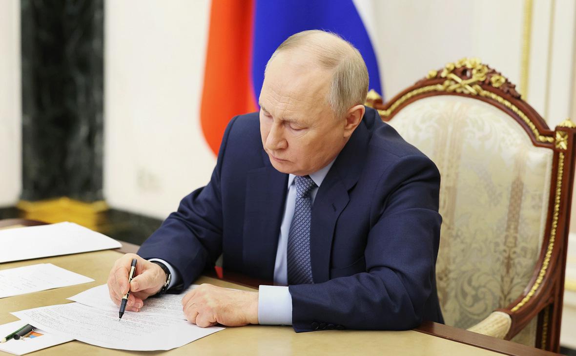 Путин сменил постпреда России при ОДКБ